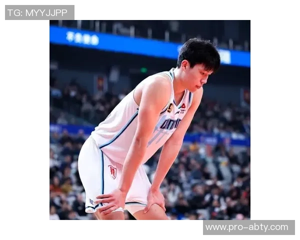 戈贝尔展现年轻内线实力杨瀚森强调抢篮板的强烈意愿是成功关键 戈贝尔展现年轻内线实力杨瀚森强调抢篮板的强烈意愿是成功关键